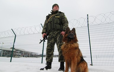 Пограничники опровергли слухи о том, что на границе требуют военные билеты