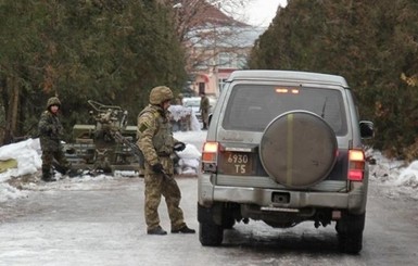 Из Луганска в Запорожье едут через 11 блокпостов