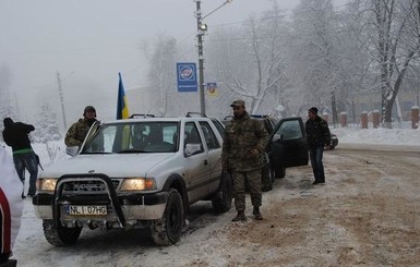 На Полтавщине за бронзового Ленина купили два вездехода для АТО