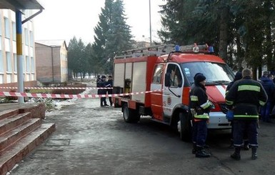 Хмельницкие школьницы впали в кому из-за перцового баллончика