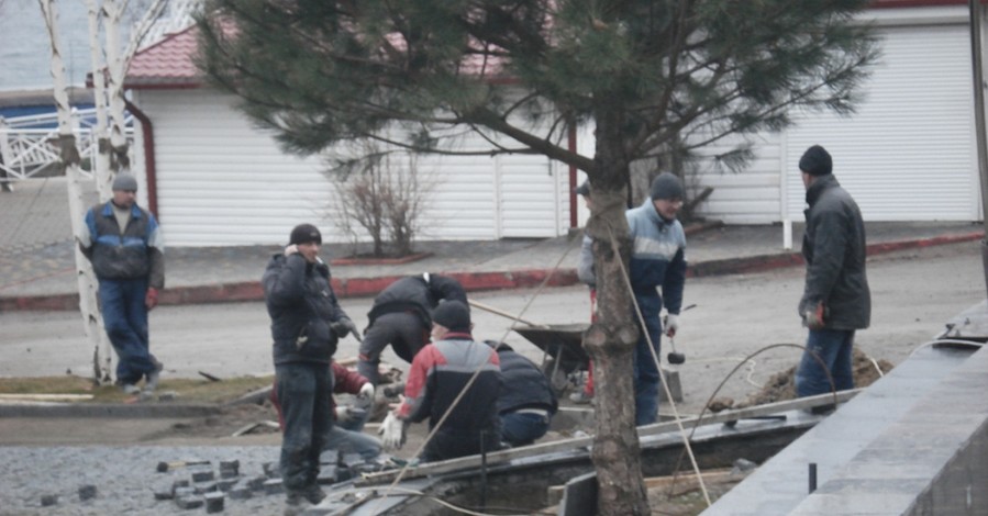 Вопреки обещаниям одесского губернатора парковку у моря продолжают строить