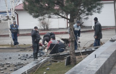 Вопреки обещаниям одесского губернатора парковку у моря продолжают строить