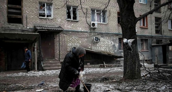 СМИ: В Мариуполе слышна канонада, взорвались снаряды 