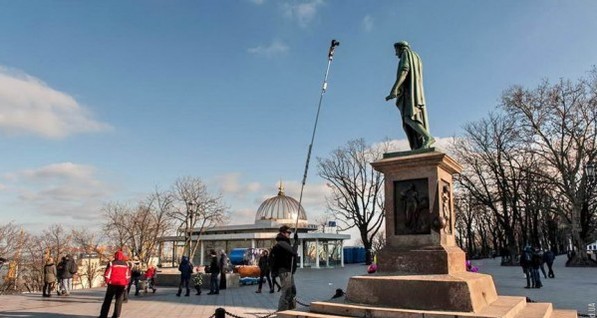 Одесского Дюка можно будет рассмотреть с любой точки планеты