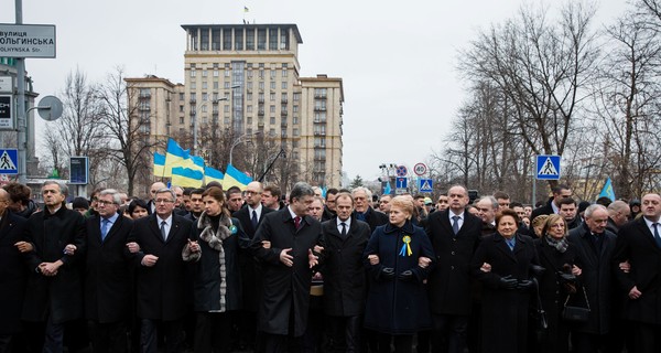 Годовщина революции: политики снова на Майдане, но уже не вместе