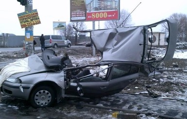 Под Киевом в лобовом ДТП разбились две супружеские пары, вместе гулявшие в ресторане