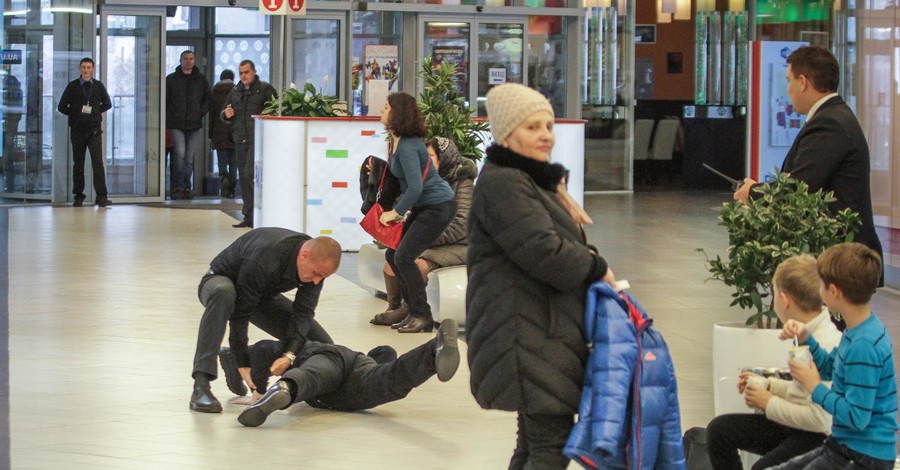 В Киеве охранников ТРЦ учат секретам израильской борьбы с террористами