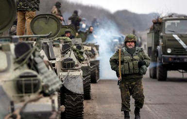 Отвод тяжелой техники в зоне АТО продолжается 