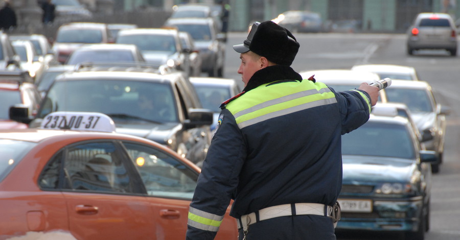 Прокуратура начала обыск главного управления ГАИ Киева