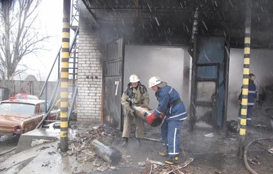 На запорожской СТО чуть не взорвались газовые баллоны