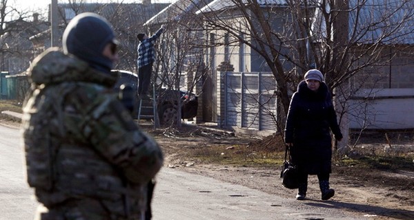 Дончане периодически слышат  взрывы и стрельбу