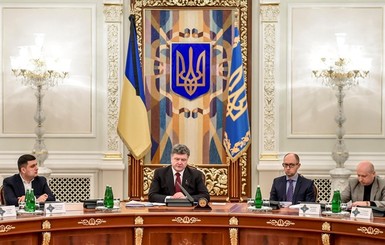 Порошенко созвал военный кабинет при СНБО для 