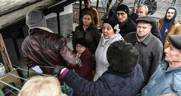 В ОВИРах одесситы дежурят по ночам и устраивают перекличку