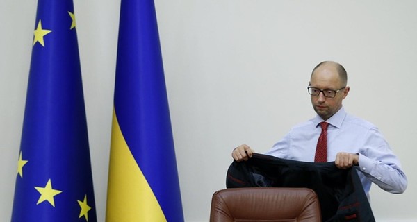 Яценюк решил усилить безопасность в Украине на праздники