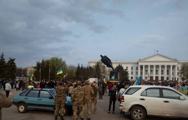 В Краматорске пал Ленин