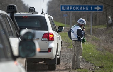 В Широкино продолжают стрелять из танков