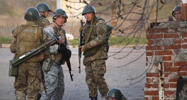 Дончане сообщили о ночных взрывах и утренней стрельбе