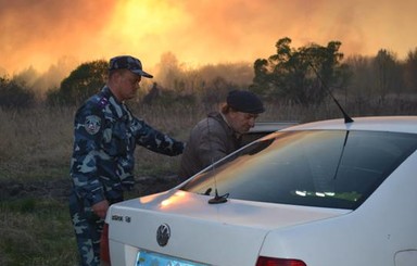 Пожар в Чернобыльской зоне подступает к ЧАЭС 