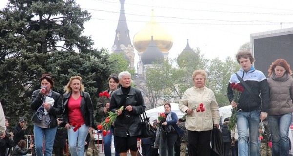 СМИ: 5 тысяч одесситов вышли на Куликово поле почтить память погибших 2 мая