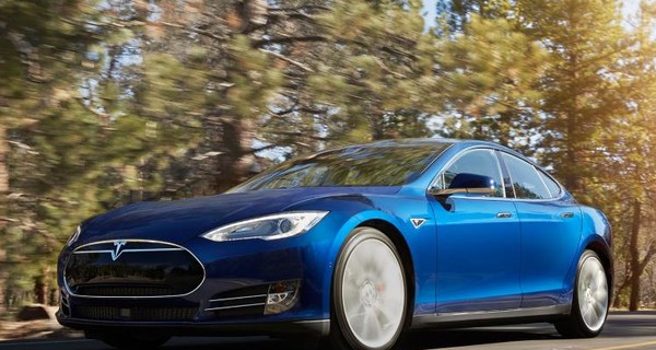 Кризис по-украинский: в стране дефицит на электрокары Tesla Model S