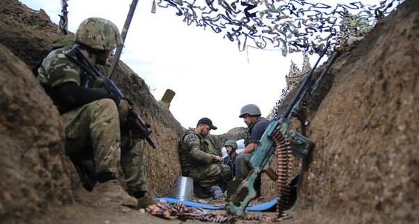 Сутки в АТО: бои у Марьинки и Широкино, обстрел Троицкого