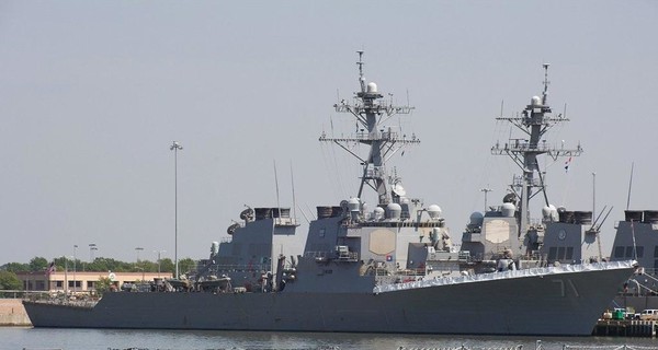 В Черное море войдет эсминец ВМС США