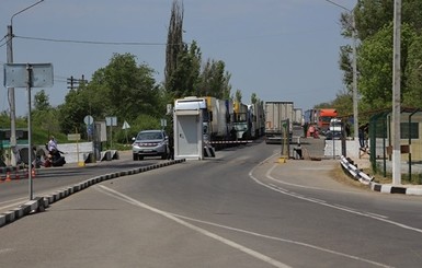 СМИ: Депутаты предлагают ввести полную товарную блокаду Крыма и Донбасса