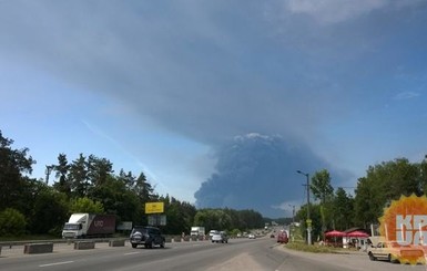 5 вопросов о пожаре под Киевом: что делать астматикам и нужно ли прятаться от дождя