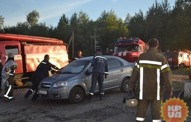 Местные жители: пожар добрался до нефтебазы КЛО