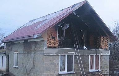 На Закарпатье мужчина из мести поджег дом своей сожительницы