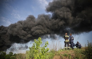 Спасатель, пострадавший при пожаре на нефтебазе, нуждается в переливании крови