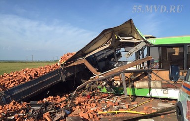 В Омской области в ДТП погибли 16 человек