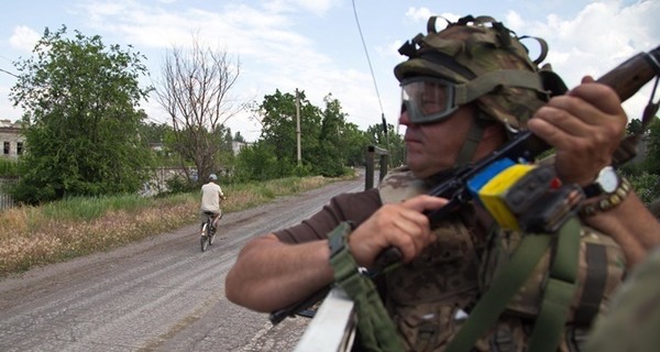 Бойцам окончательно запретили пользоваться мобильниками в зоне АТО