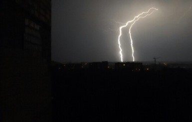 В московском аэропорту Шереметьево молнии попали в два пассажирских самолета