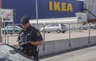 В Швеции мужчина зарезал двух покупателей IKEA