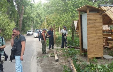 На Трухановом острове снесли скандальную наливайку