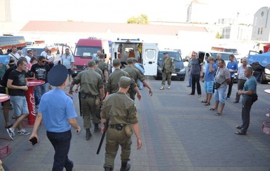 В Харькове грабитель, увидев патруль, попытался покончить с собой  