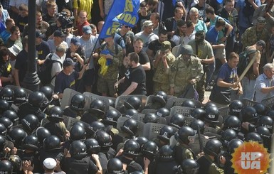 Политолог: В Украине разыгрывается не 