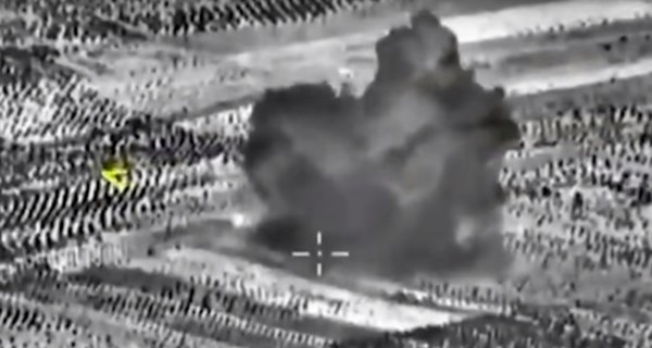Российская авиация разбомбила командный пункт 
