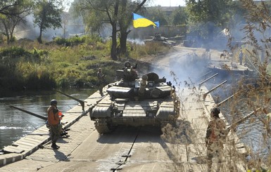 Танки и минометы покидают боевые позиции