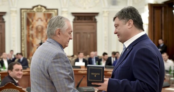 Порошенко назвал возможного организатора драки на матче 