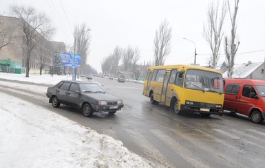 В Запорожье из-за лысой резины аварии происходят в 5 раз чаще обычного