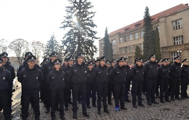 На Закарпатье 250 полицейских приняли присягу