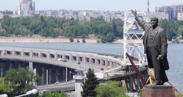 Самому большому в Украине Ленину осталось стоять считаные дни