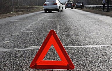 В Таиланде пассажирский автобус перевернулся на полной скорости