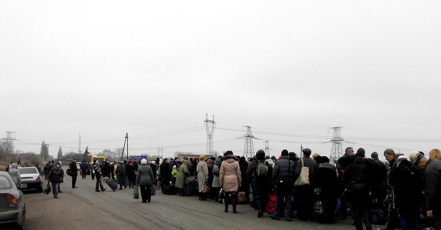 Очереди в зоне АТО на Новый год станут меньше