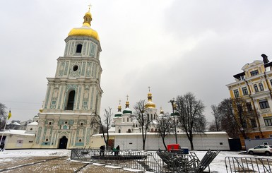 Колокольня Софийского собора подражает Пизанской башне