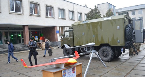 Украинским военным передали беспилотный комплекс, который разработали студенты