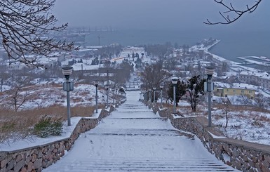 В Крыму нет электричества и отопления, холод такой, что замерз водопад