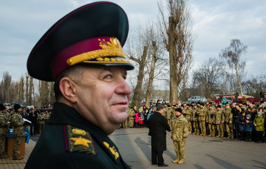 Полторак зарабатывает в три раза больше, чем Яценюк